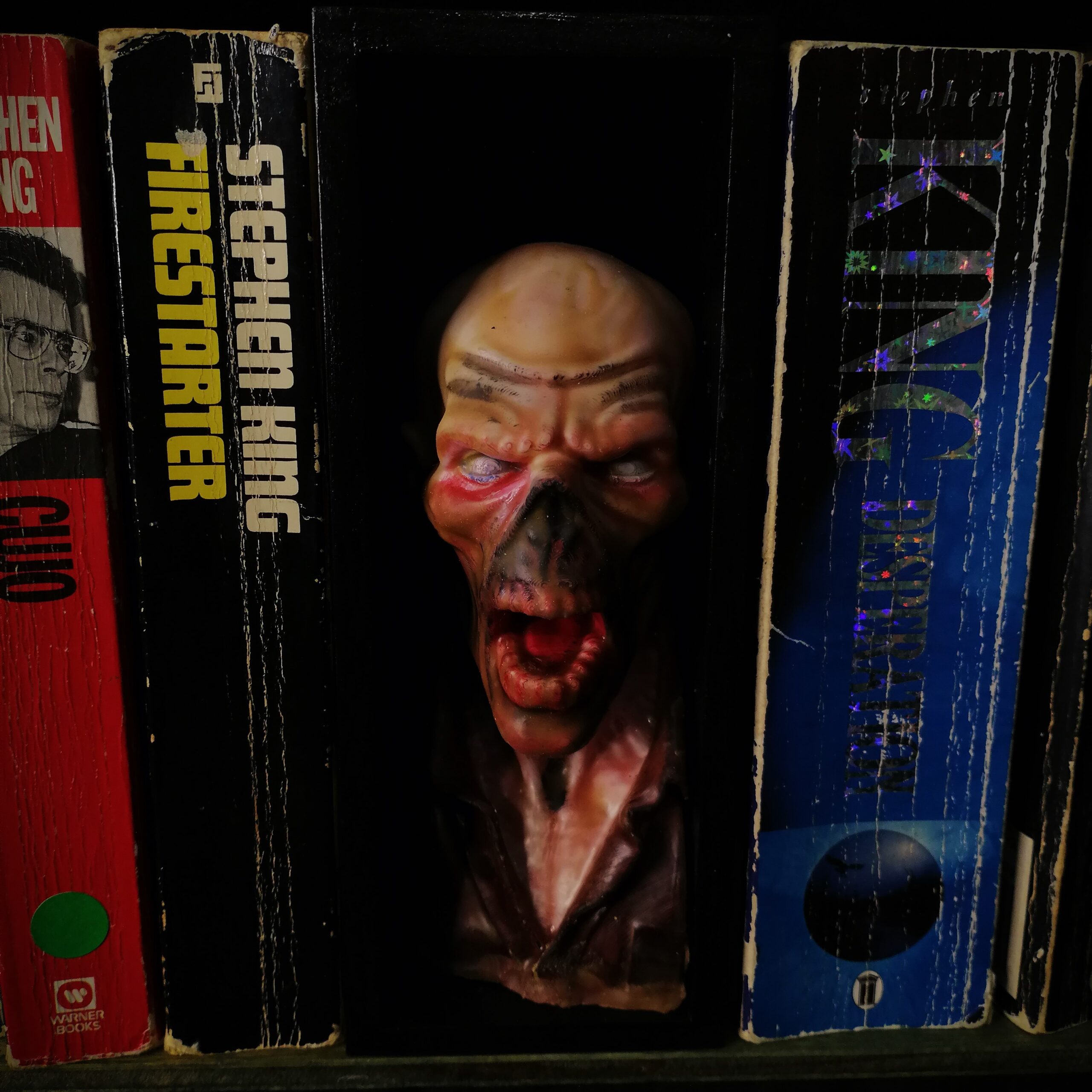 Horror Bookend - Screaming Zombie Book Nook - Image 3
